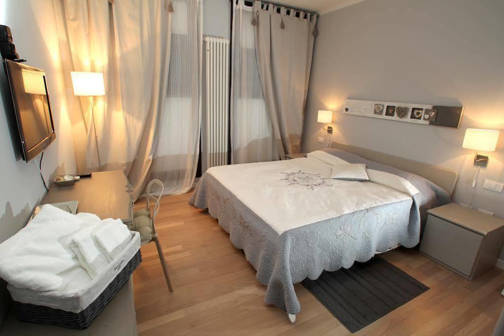 Готель Bed In Bo Saragozza Болонья Екстер'єр фото